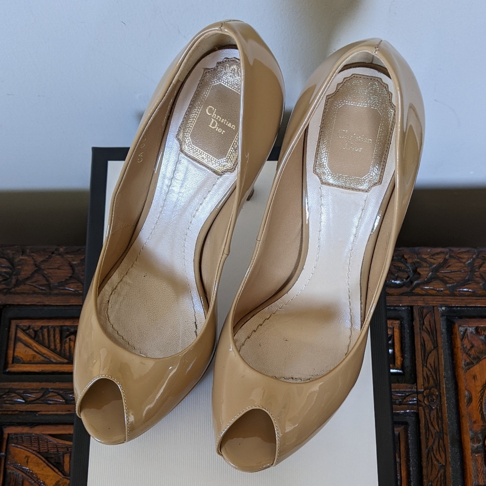CHRISTIAN DIOR Patent Leather Pumps Size 37.5 Authentic CD Shoes